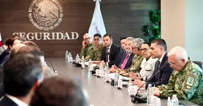 Reuni�n de autoridades federales y de la Ciudad de M�xico con representantes de 