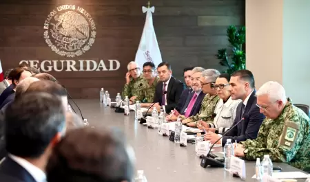 Reuni�n de autoridades federales y de la Ciudad de M�xico con representantes de