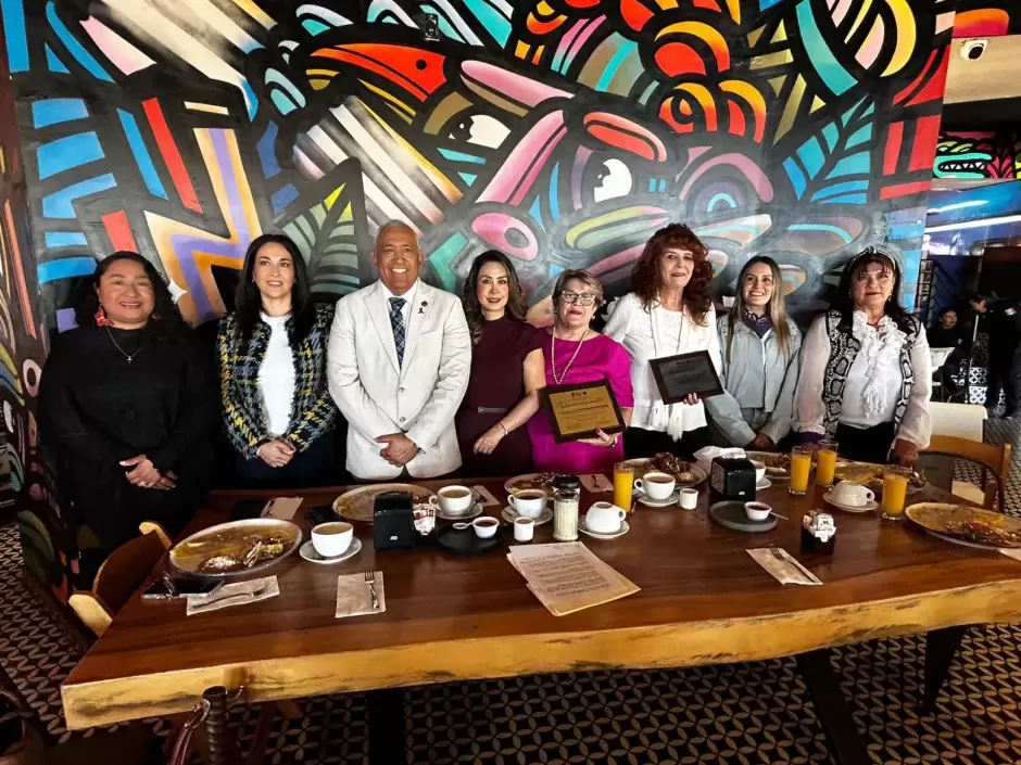 Reconocimiento a la vocaci�n y compromiso de las mujeres polic�as