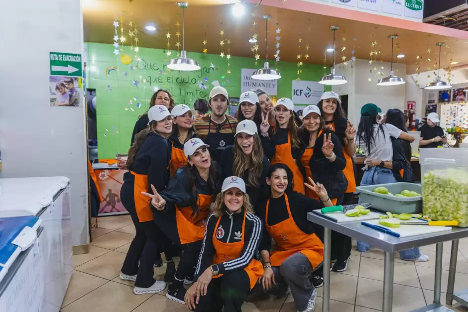 Visita actor Diego Boneta Fundaci�n Tijuana Sin Hambre en Tijuana