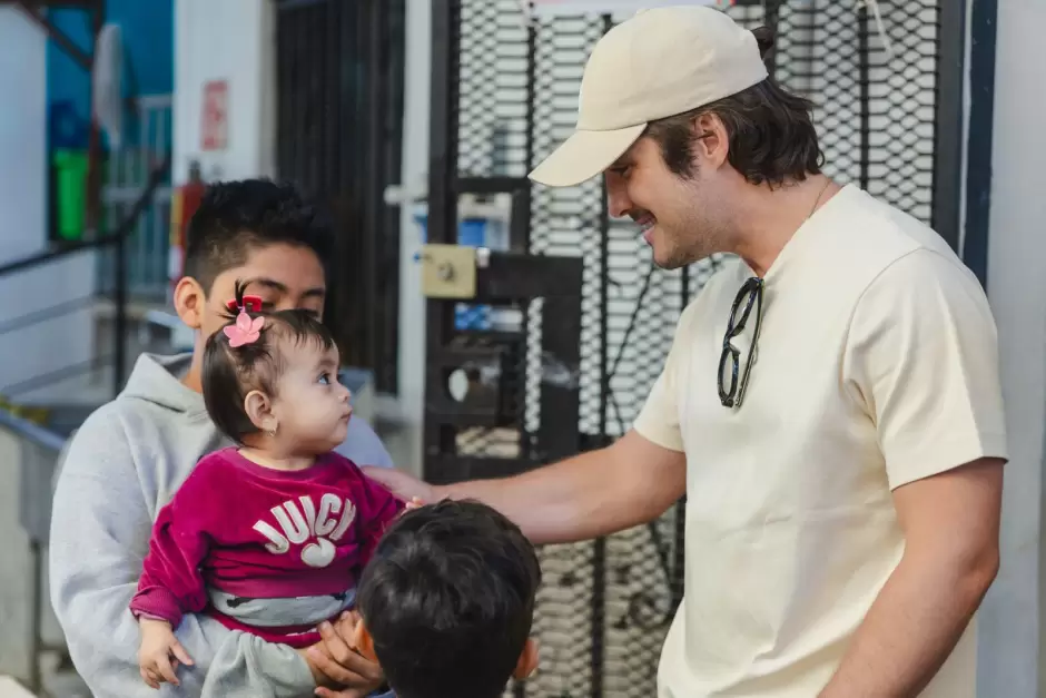 Visita actor Diego Boneta Fundaci�n Tijuana Sin Hambre en Tijuana