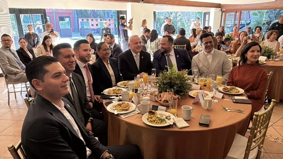 VIDEO: Nueva Presidenta de la Canirac Tijuana va por regulaci�n al ambulantaje y "piso parejo"