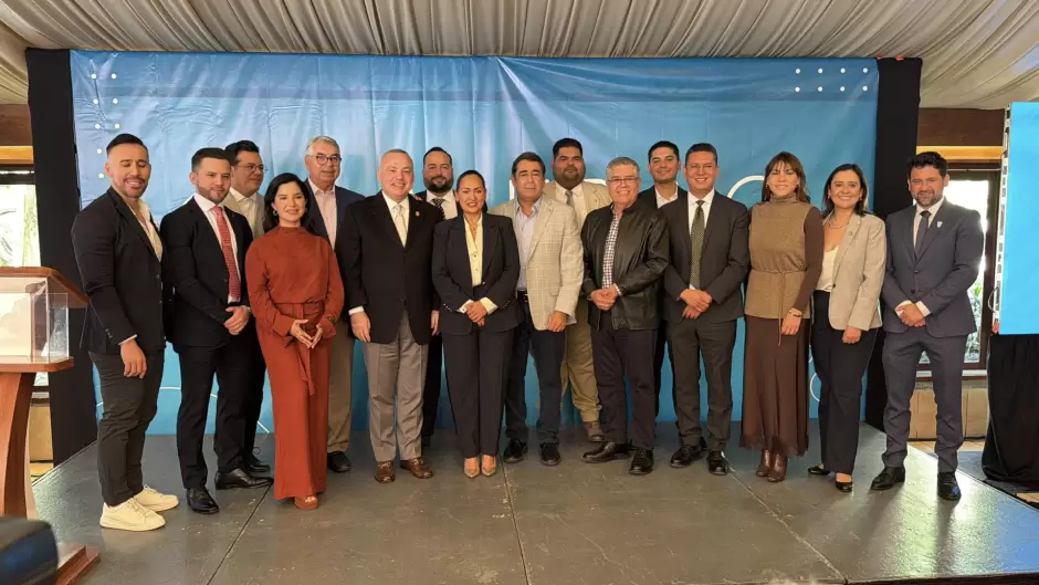 VIDEO: Nueva Presidenta de la Canirac Tijuana va por regulaci�n al ambulantaje y "piso parejo"