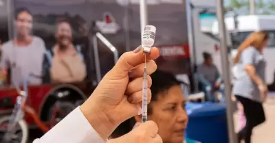 Contin�a la vacunaci�n contra el sarampi�n en Baja California