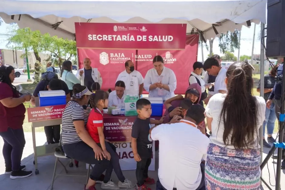Contin�a la vacunaci�n contra el sarampi�n en Baja California