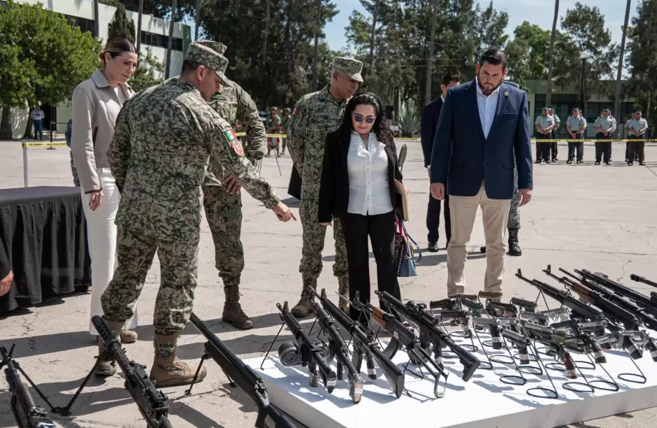 Ceremonia de destrucci�n de armas de fuego en las instalaciones del Cuartel Morelos