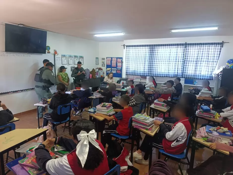 Jornada de revisión preventiva de pertenencias en plantel educativo