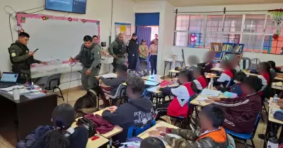 Jornada de revisi�n preventiva de pertenencias en plantel educativo