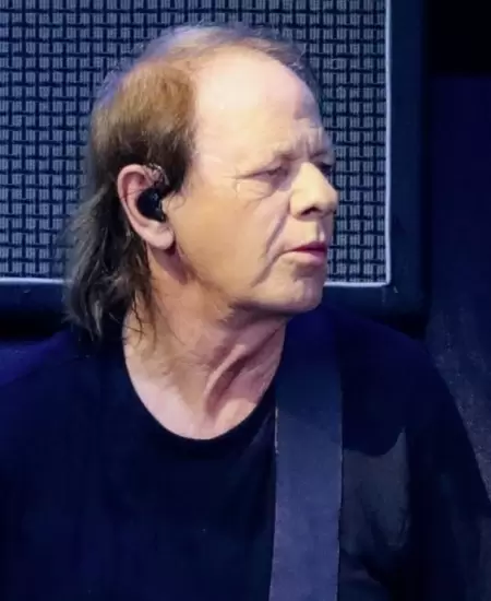 Stevie Young, AC/DC
