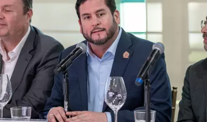 Recibe Ismael Burgue�o Ruiz a comitiva de autoridades electas de California, Est