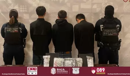 Aseguran a tres j�venes con envoltorios de droga