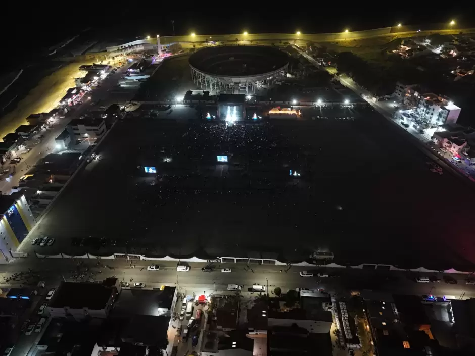 Con concierto gratuito de Car�n Le�n arranc� en Tijuana el Circuito Nacional de Festivales por la Paz