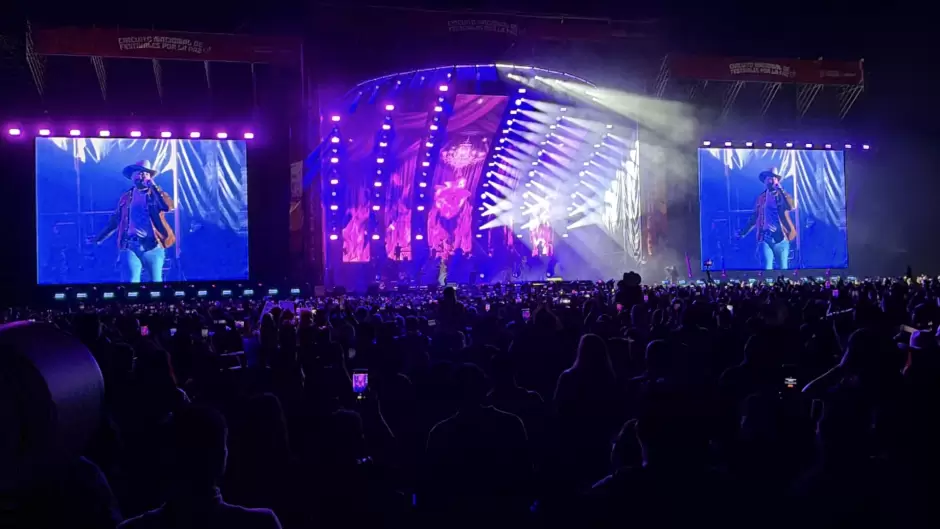 Con concierto gratuito de Car�n Le�n arranc� en Tijuana el Circuito Nacional de Festivales por la Paz