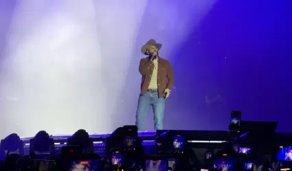 Con concierto gratuito de Car�n Le�n arranc� en Tijuana el Circuito Nacional de