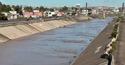 Falta de mantenimiento de canalizaci�n del R�o Tijuana