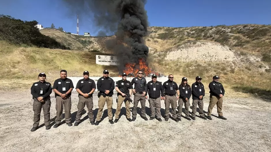 Incineran casi 5 toneladas de droga en Baja California