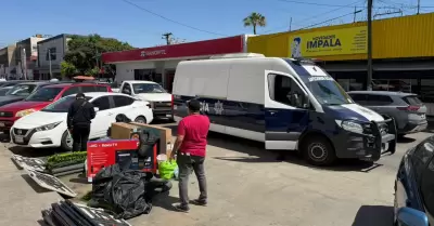 Retiran comercio irregular en la Zona Centro de Ensenada