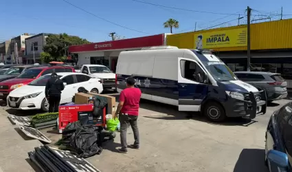 Retiran comercio irregular en la Zona Centro de Ensenada