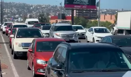 Movilidad en Tijuana, rebasada por volumen vehicular