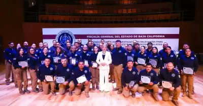 FGE reconoce a 100 servidores p�blicos por su labor en investigaci�n y procuraci
