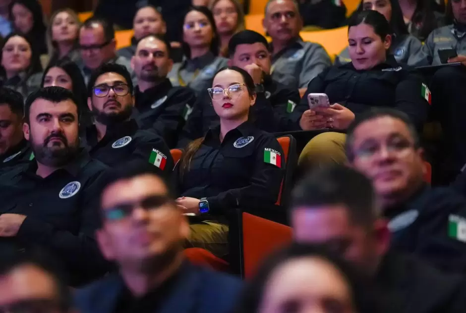 FGE reconoce a 100 servidores p�blicos por su labor en investigaci�n y procuraci�n de justicia