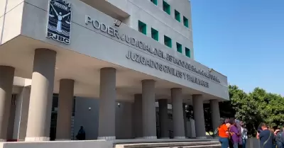 Defensa especializada en asuntos relacionados con menores de edad.