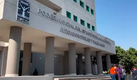 Defensa especializada en asuntos relacionados con menores de edad.