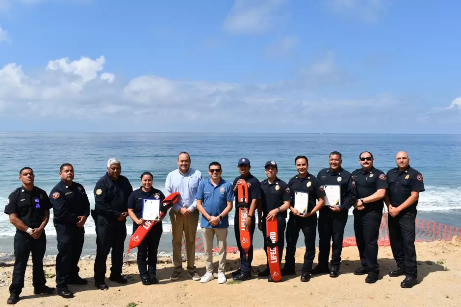 Reconoce CEDHBC a salvavidas de Bomberos Tijuana
