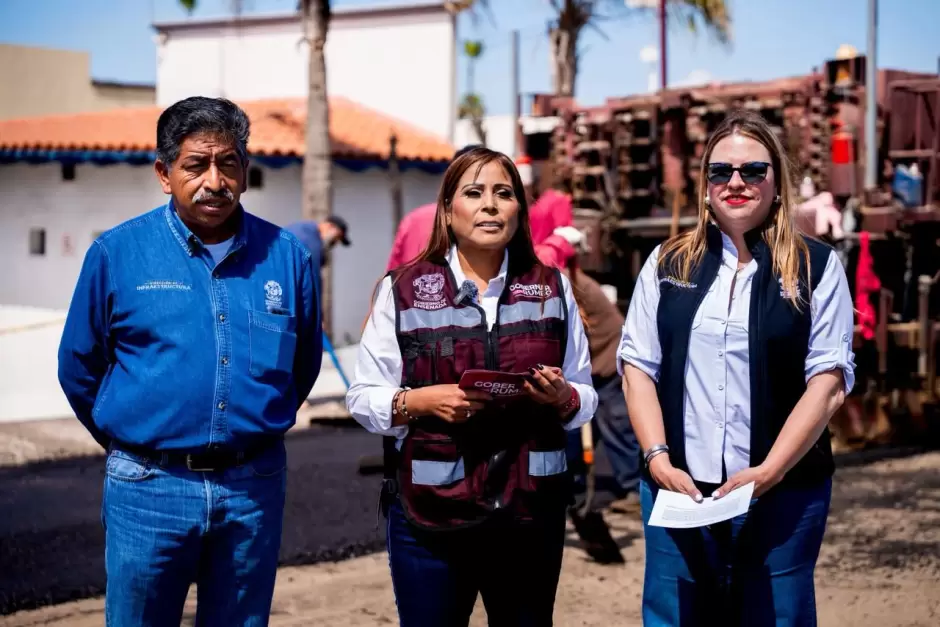 Supervisa alcaldesa Claudia Agat�n rehabilitaci�n del bulevar Las Dunas con maquinaria drag�n