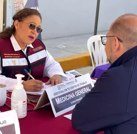 Jornada de salud en Rosarito
