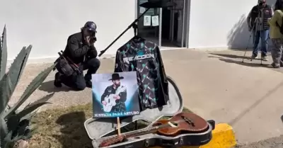 Exigen justicia en caso de cantante asesinado en sal�n de fiestas de Tijuana
