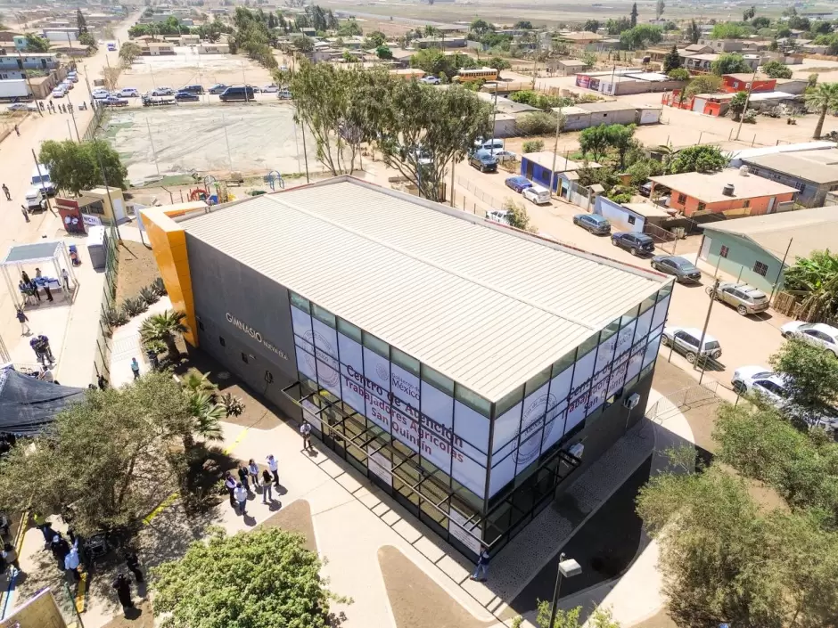 Inauguran centro de atenci�n integral para trabajadores agr�colas de San Quint�n