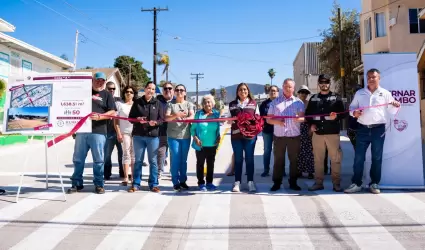 Inaugura alcaldesa Claudia Agat�n pavimentaci�n por m�s de 2.7 MDP