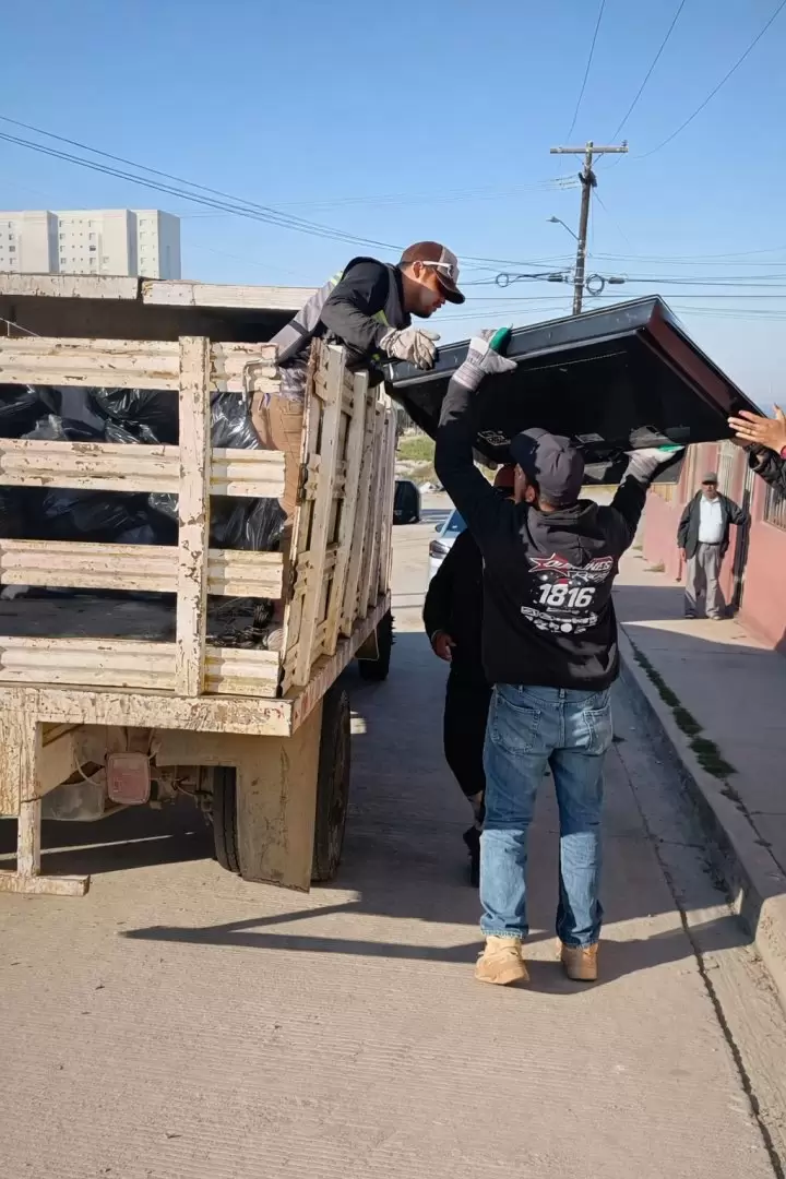 Jornada de recolecci�n de basura de traspatio en la colonia La Escondida