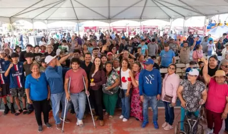 Senadora Julieta Ram�rez acerca servicios a familias del poniente de Mexicali