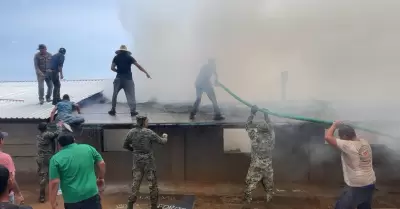 Marina apoya en sofocaci�n de incendio en centro de rehabilitaci�n en Isla Cedro