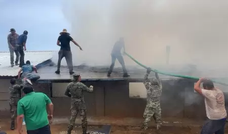 Marina apoya en sofocaci�n de incendio en centro de rehabilitaci�n en Isla Cedro