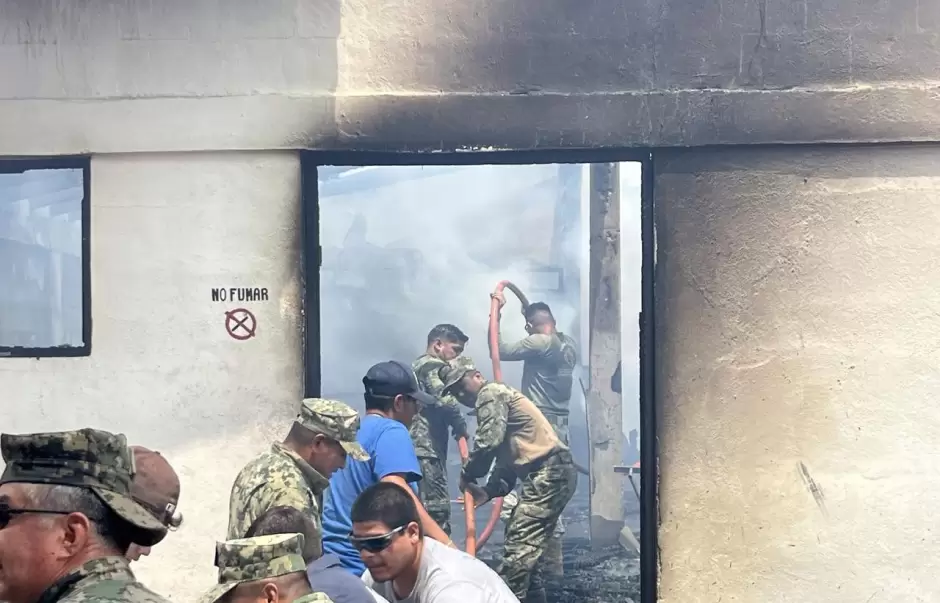 Marina apoya en sofocación de incendio en centro de rehabilitación en Isla Cedros