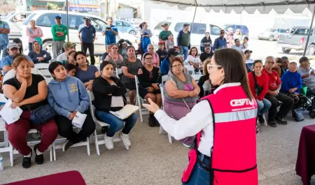 CESPT acerca tr�mites y atenci�n a familias del este de Tijuana