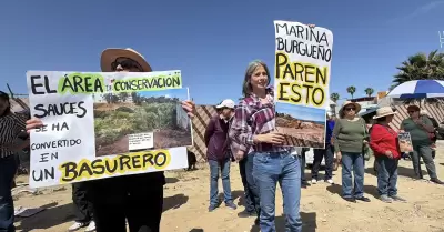 Protestan vecinos de playas de Tijuana contra proyecto inmobiliario en la Ca�ada
