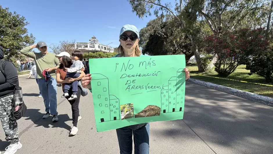Protestan vecinos de playas de Tijuana contra proyecto inmobiliario en la Ca�ada Azteca