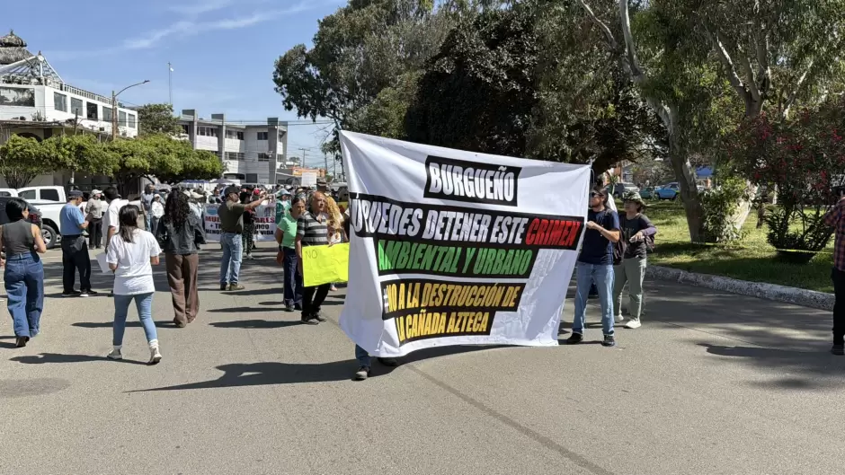 Protestan vecinos de playas de Tijuana contra proyecto inmobiliario en la Ca�ada Azteca