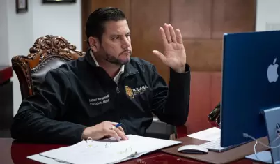 Toma protesta Ismael Burgue�o a Gerardo �lvarez