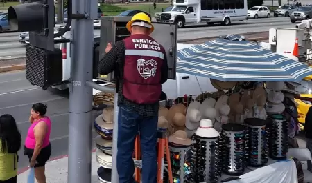 Mantenimiento a la red de semaforizaci�n del municipio