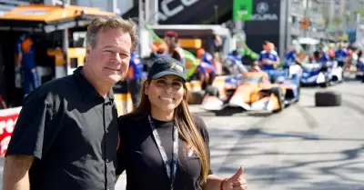 Claudia Agat�n impulsa nueva carrera de automovilismo para Ensenada