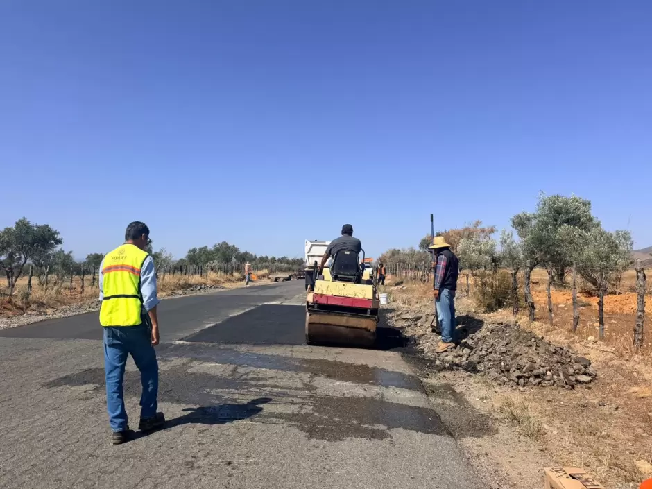 Rehabilita Sidurt BC carreteras alimentadoras en el Valle de Guadalupe
