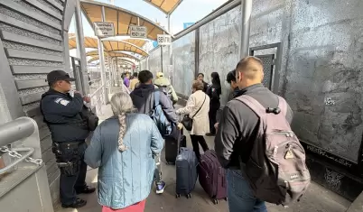 Carriles exclusivos para estudiantes binacionales