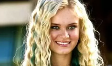 Sara Paxton