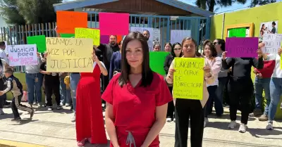 Padres de familia exigen nombramiento para directora con 17 a�os de servicio