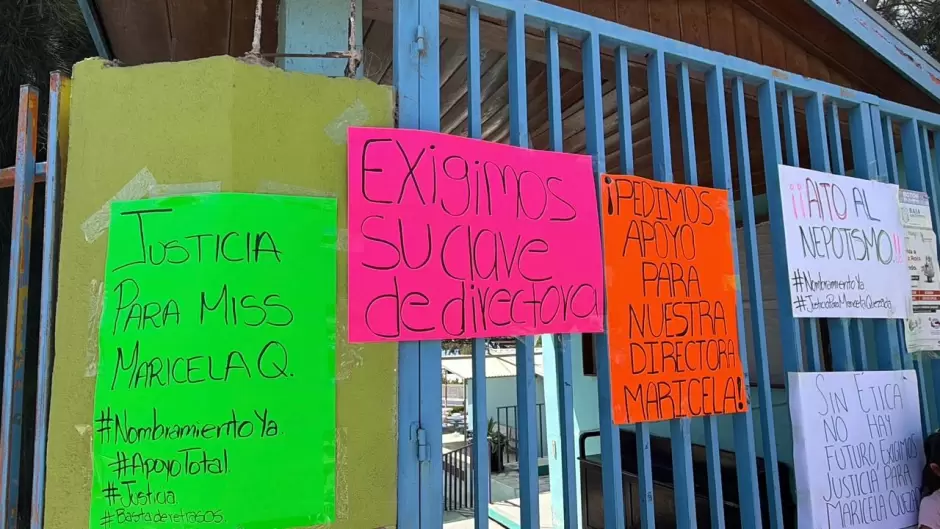 Padres de familia exigen nombramiento para directora con 17 a�os de servicio
